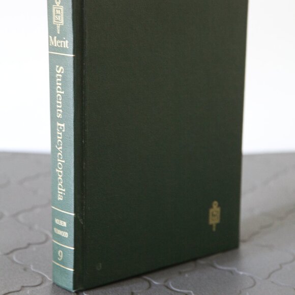 Merit Student Encyclopaedia Vol 9. - Picture 1 of 3